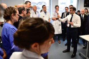 Reunión del presidente Macron con especialistas médicos