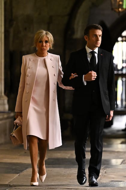 El presidente francés Emmanuel Macron y su esposa Brigitte Macron