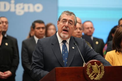 El presidente guatemalteco Bernardo Arévalo sostuvo que el país puede recibir a unos 150 menores cada semana