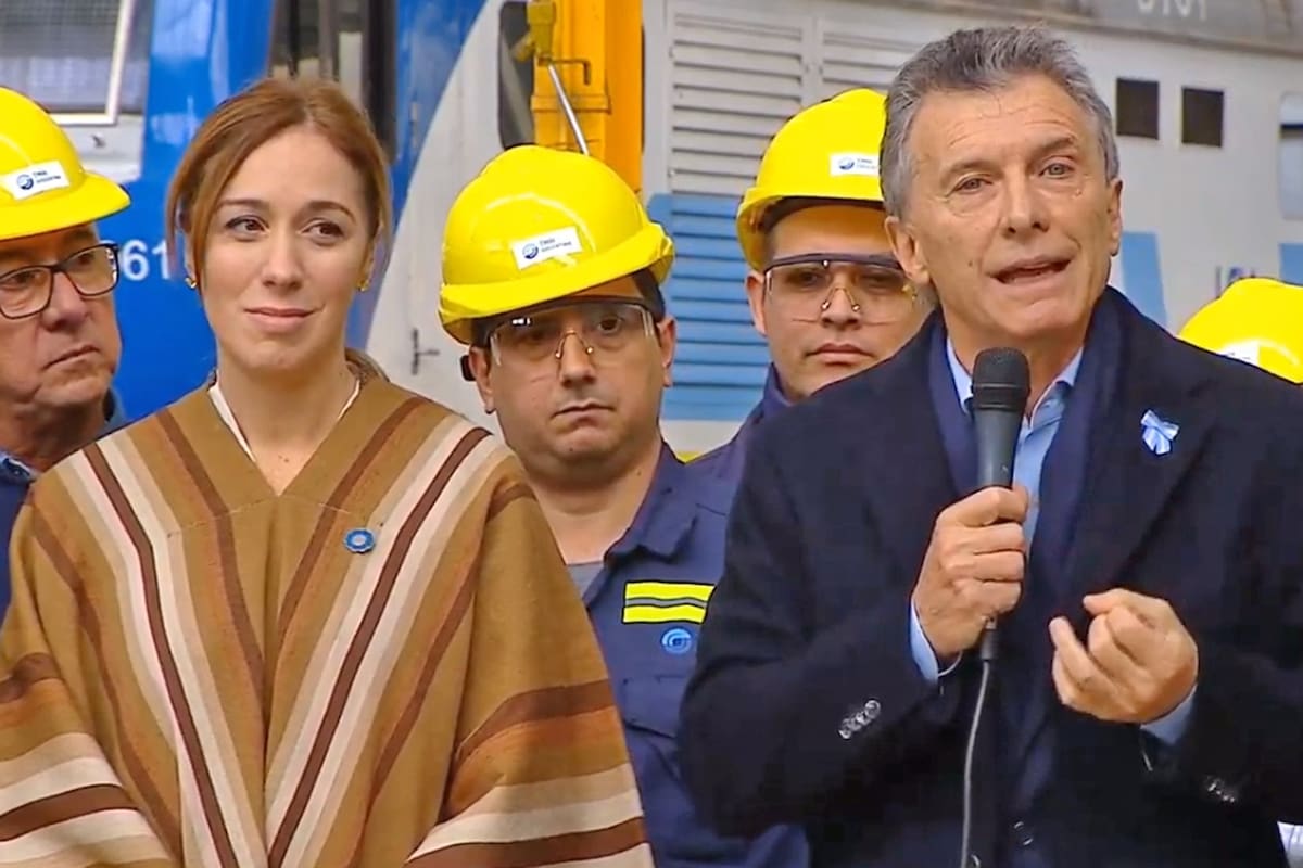 El Presidente habla en la inauguración de la construcción de una fábrica ferroviaria mientras comienza el primer juicio oral contra Cristina Kirchner
