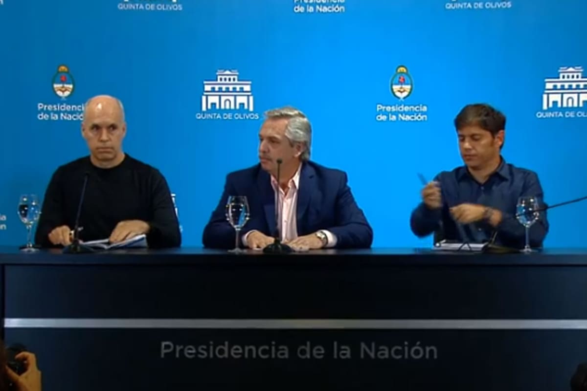 El Presidente habló desde la Quinta de Olivos después de la reunión interministerial que mantuvo hoy; aclaró que las escuelas seguirán abiertas y que las restricciones serán sólo para los ingresos, y no para los egresos del país