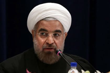 El presidente Hassan Rohani no logra tranquilizar a los iraníes que se refugian en la divisa norteamericana