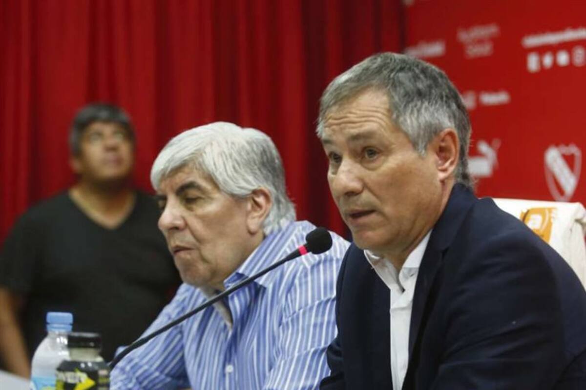 El presidente Hugo Moyano y Holan, una relación que tuvo roces y se recompuso; una síntesis de los últimos meses del Rojo