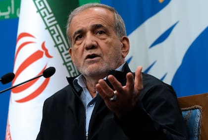 El presidente iraní, Masoud Pezeshkian, habla durante su rueda de prensa en Teherán, Irán, el 16 de septiembre de 2024