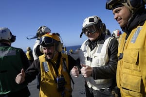 Las FF. AA. se mueven entre los acuerdos militares con EE.UU. y la crisis por los recortes presupuestarios
