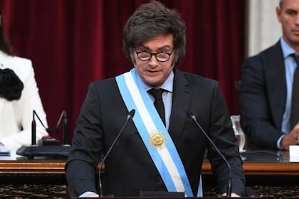 El presidente Javier Milei, al hablar en la Asamblea Legislativa