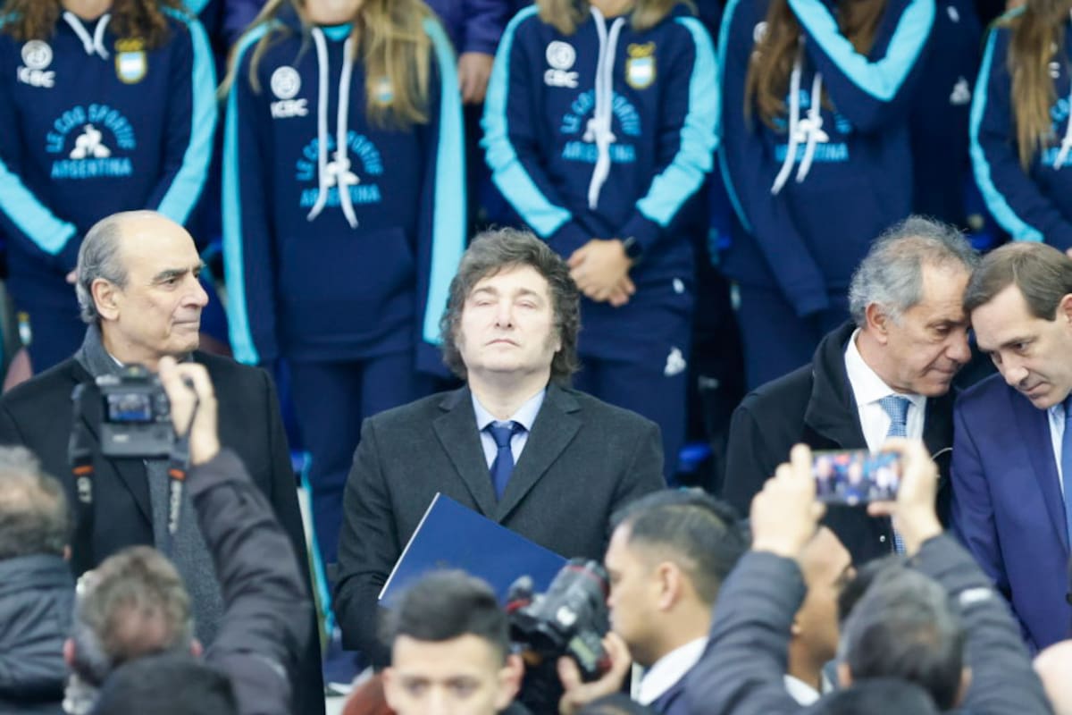 El presidente Javier Milei con Francos, Scioli y Garro, antes de la salida del exintendente de La Plata que estuvo hasta ayer como subsecretario de Deportes