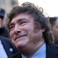 La explicación del Gobierno sobre por qué Milei usó una venda en el cuello