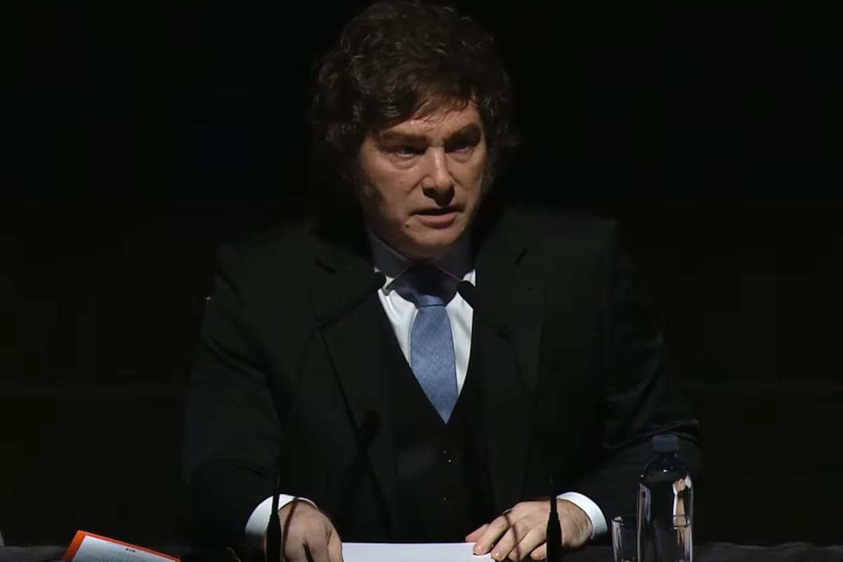 El presidente Javier Milei durante el debate sobre 'Keynes y la Teoría General' en el Palacio Libertad