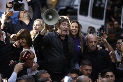 El presidente Javier Milei durante la recorrida en la localidad de 3 de Febrero