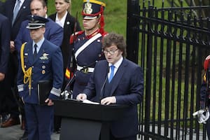 El Gobierno cuestionó un editorial de LA NACION sobre la situación de las Fuerzas Armadas