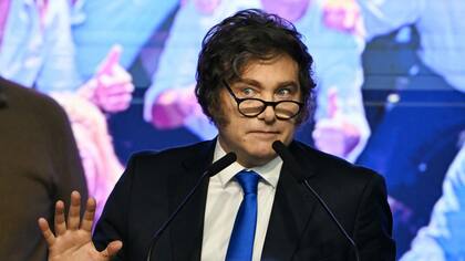 El presidente Javier Milei en el búnker de La Libertad Avanza tras el triunfo en las elecciones legislativas