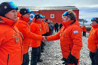 Mondino apura reuniones en Cancillería para tratar el hallazgo ruso de petróleo en la Antártida