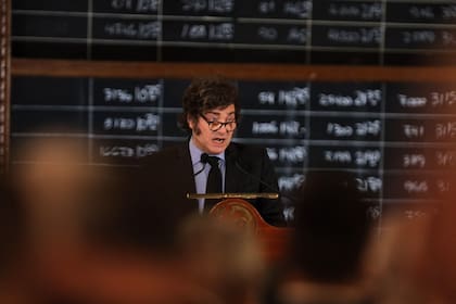 El presidente Javier Milei, en la Bolsa de Comercio