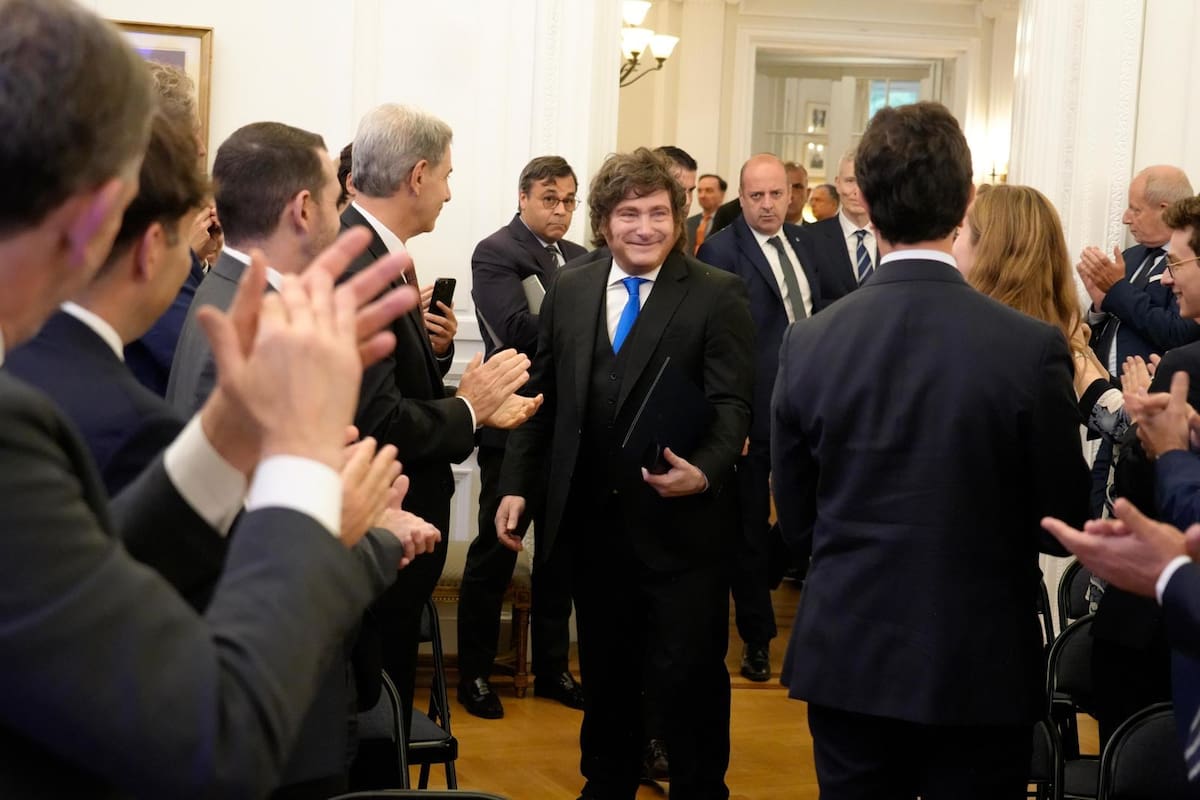 El presidente Javier Milei, en la embajada argentina en Washington.