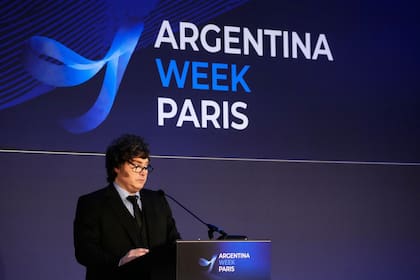 El presidente Javier Milei, en la sede de la OCDE, en París.
