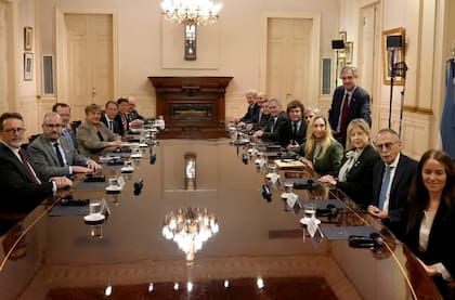 El presidente Javier Milei encabezó una reunión de gabinete ampliado junto a la directora gerente del Fondo Monetario Internacional (FMI), Kristalina Georgieva