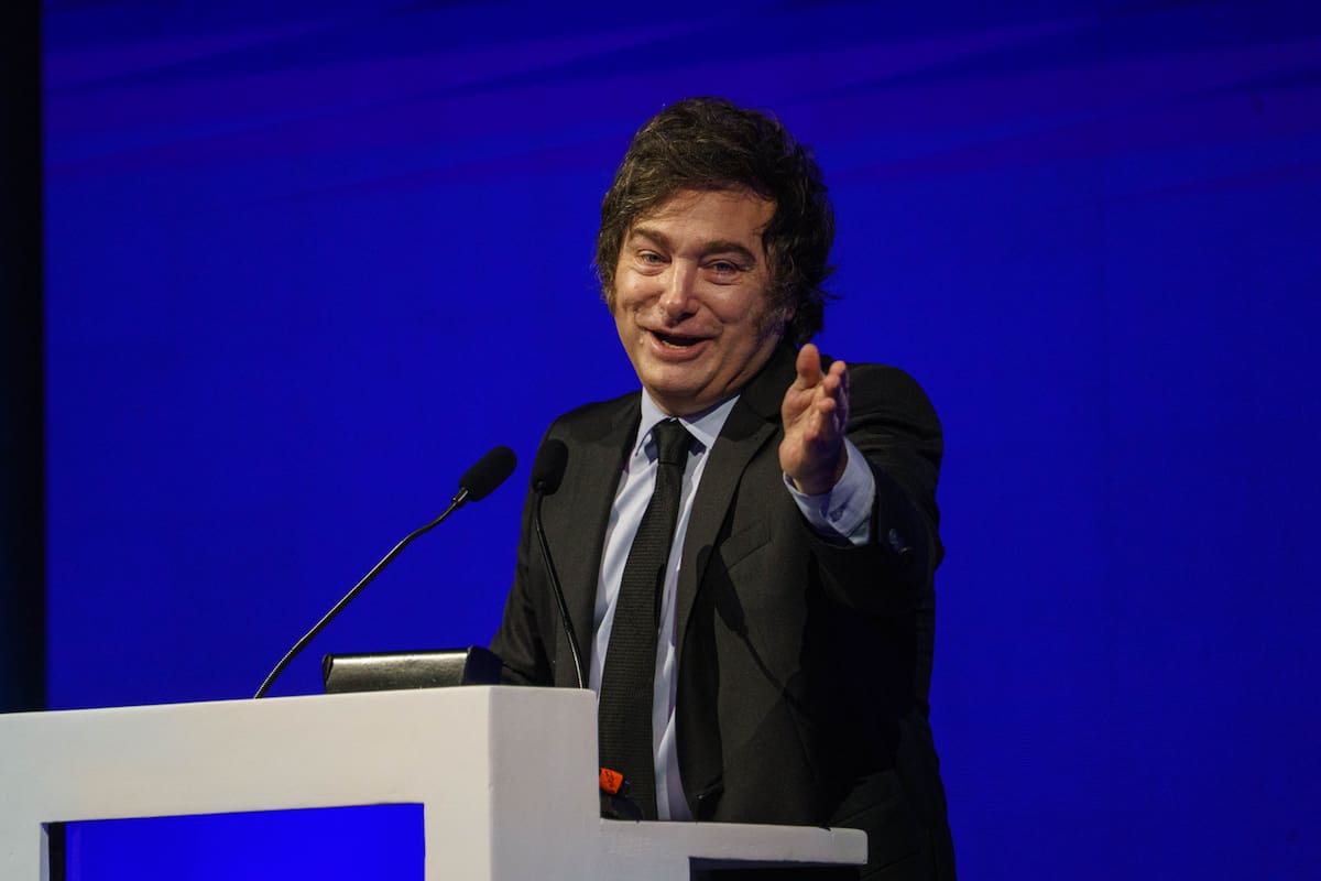 El presidente Javier Milei intentó minimizar el impacto del falso video