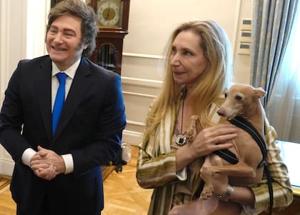 El presisdente Javier Milei junto a su hermana Karina Milei