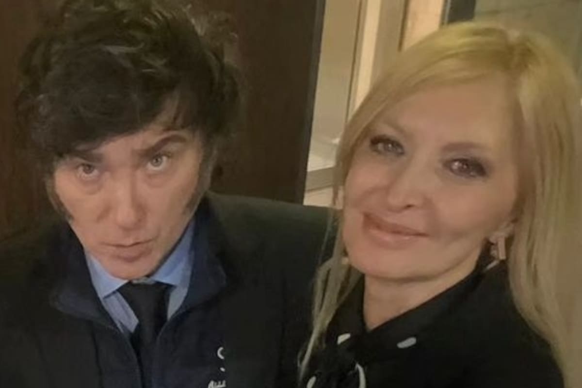 El presidente Javier Milei junto a su novia, Yuyito González, en Rosario