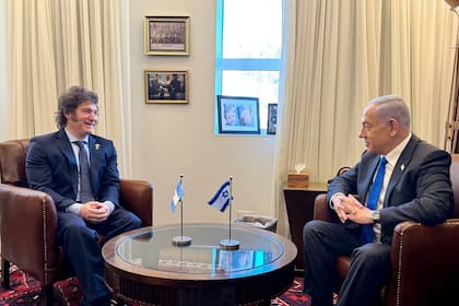 El presidente Javier Milei junto a su par israelí, Benjamin Netanyahu