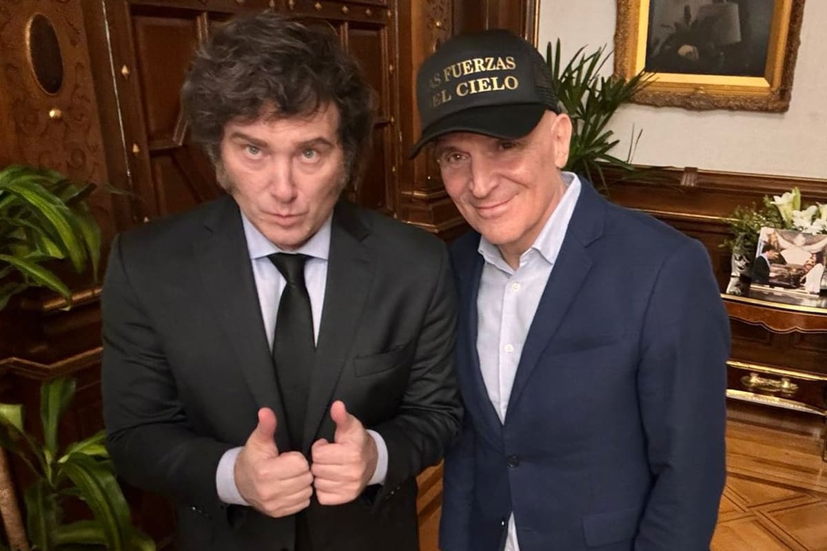 El presidente Javier Milei junto al diputado nacional y nueva incorporación a La Libertad Avanza (LLA), José Luis Espert