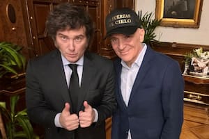 El presidente Javier Milei junto al diputado nacional y nueva incorporación a La Libertad Avanza (LLA), José Luis Espert