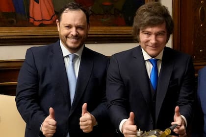 El presidente Javier Milei junto al expresidente de Nucleoeléctrica Argentina, Demian Reidel