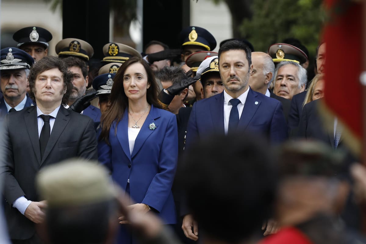 El presidente Javier Milei, la vicepresidenta Victoria Villarruel y el ministro de Defensa, Luis Petri, en el homenaje a los caídos en Malvinas