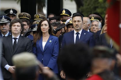 El presidente Javier Milei, la vicepresidenta Victoria Villarruel y el ministro de Defensa, Luis Petri, en el homenaje a los caídos en Malvinas