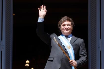 El presidente Javier Milei publicó un decreto para eliminar requisitos y nombrar a Rodolfo Barra como Procurador del Tesoro