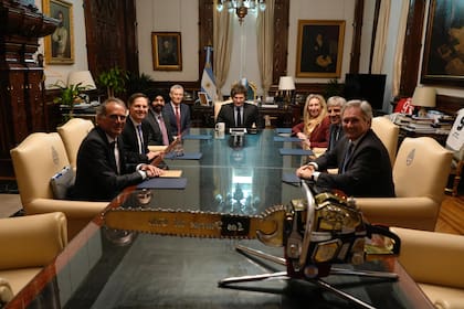 El presidente Javier Milei recibió al líder del Banco Mundial, Ajay Banga, quien manifestó apoyo al Gobierno en la negociación por el "paquete adicional" que se sumaría a los US$20.000 millones del FMI