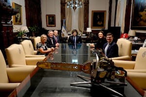 El Presidente Javier Milei recibió en la Casa Rosada al senador republicano de los Estados Unidos Steve Daines y su comitiva