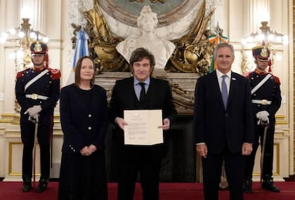 El presidente Javier Milei recibió este lunes las cartas credenciales de los nuevos embajadores del Reino de Bélgica, Irlanda, la República de Finlandia y el Estado de Israel, acompañado por el canciller Pablo Quirno