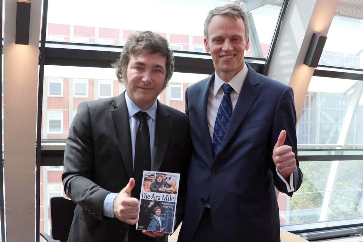 El Presidente Javier Milei recibió la medalla Hayek, que confiere la Asociación liberal del mismo nombre, en Hamburgo, Alemania.