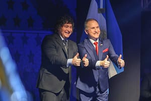 Milei se acercó a la embajada de Estados Unidos a celebrar los 250 años de la independencia norteamericana