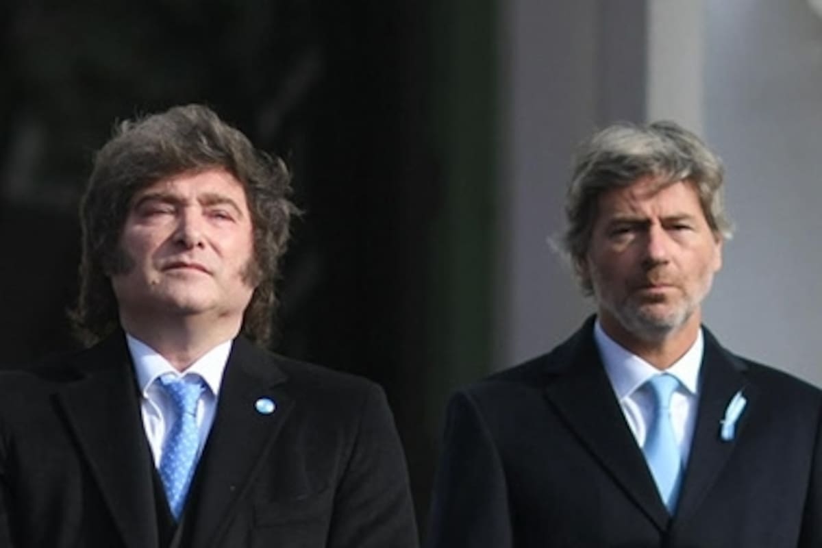 El presidente Javier Milei y el ministro de Justicia, Juan Bautista Mahiques