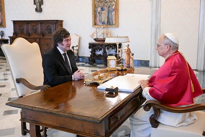 El presidente Javier Milei y el papa León XIV, el 7 de junio de 2025, en el Vaticano