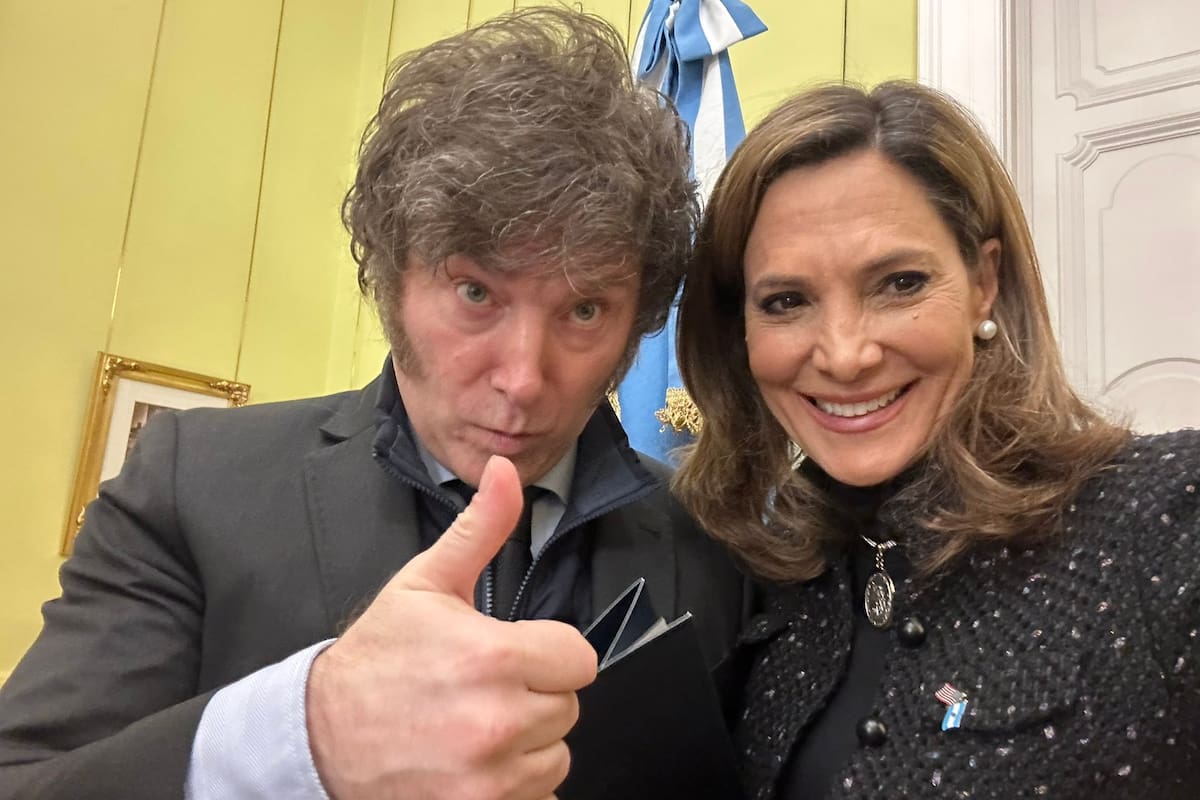 El presidente Javier Milei y la congresista republicana María Elvira Salazar, en un encuentro el año pasado.