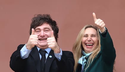 El presidente Javier Milei y la secretaria general de la Presidencia, Karina Milei, ya activaron el operativo reelección