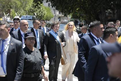 El presidente Javier Milei y su hermana Karina, llegan a la Casa Rosada