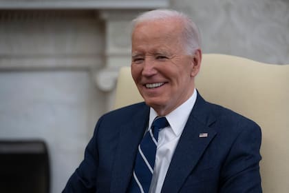 El presidente Joe Biden durante una reunión en la Oficina Oval de la Casa Blanca, en Washington, el miércoles 30 de octubre de 2024. (AP Foto/Ben Curtis)
