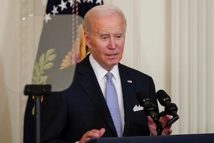 El presidente Joe Biden habla antes de firmar un decreto en la Casa Blanca el miércoles 25 de mayo de 2022 en Washington. (AP Foto/Alex Brandon)