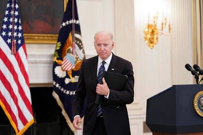 El presidente Joe Biden se retira tras hablar en un evento en la Casa Blanca, el miércoles 23 de junio de 2021, en Washington. (AP Foto/Susan Walsh)