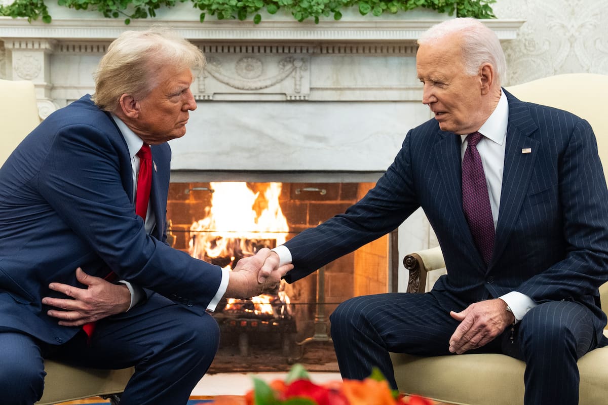 El presidente Joe Biden se reunió con el presidente electo Donald Trump en la Casa Blanca el 13 de noviembre del 2024 y dieron inicio a la transición