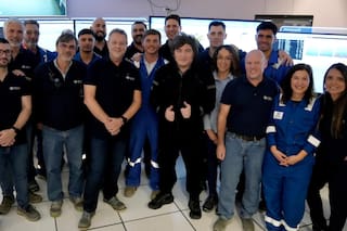 Milei visitó una empresa agroindustrial en Bahía Blanca junto a su hermana Karina y Diego Santilli