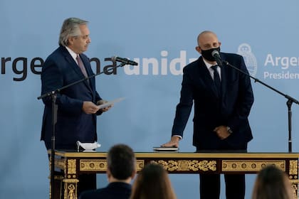 El flamante funcionario reemplaza al fallecido Mario Meoni; el Presidente le dedicó un aplauso al antecesor del nuevo miembro de su Gabinete