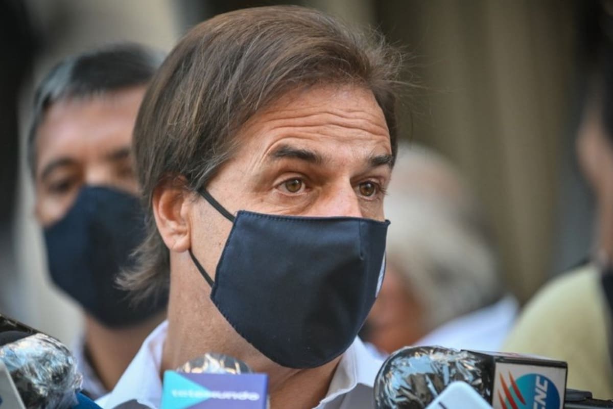 El presidente Luis Lacalle se ha negado a ordenar en Uruguay confinamientos o cuarentenas obligatorias.