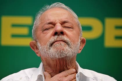 El presidente Luiz Inacio Lula da Silva  ingresó este viernes al hospital en Brasilia para someterse a una cirugía de cadera. (Carl DE SOUZA / AFP)
