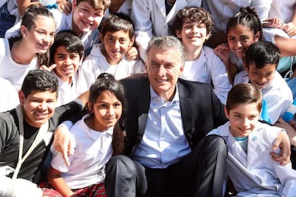 El presidente Macri celebró los 35 años del retorno de la democracia en un encuentro con alumnos de escuelas públicas de Vicente López